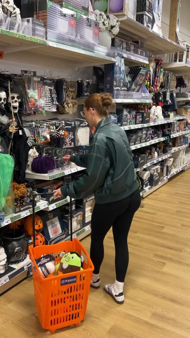 Halloween vibes first… Christmas can wait 👀#notlong #christmas #lightswitchon #daltonpark