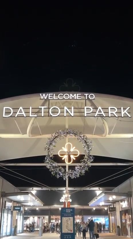 It’s officially Christmas at Dalton Park! 🎄🎆 #ChristmasLaunch #DaltonPark #Fireworks #ChristmasLightSwitchOn #NorthEast