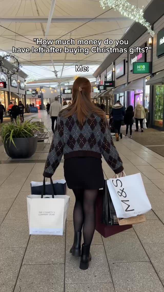 Sleighing Christmas shopping the outlet way🛍️🎅🏻#christmasshopping #daltonpark #outlet #shopping