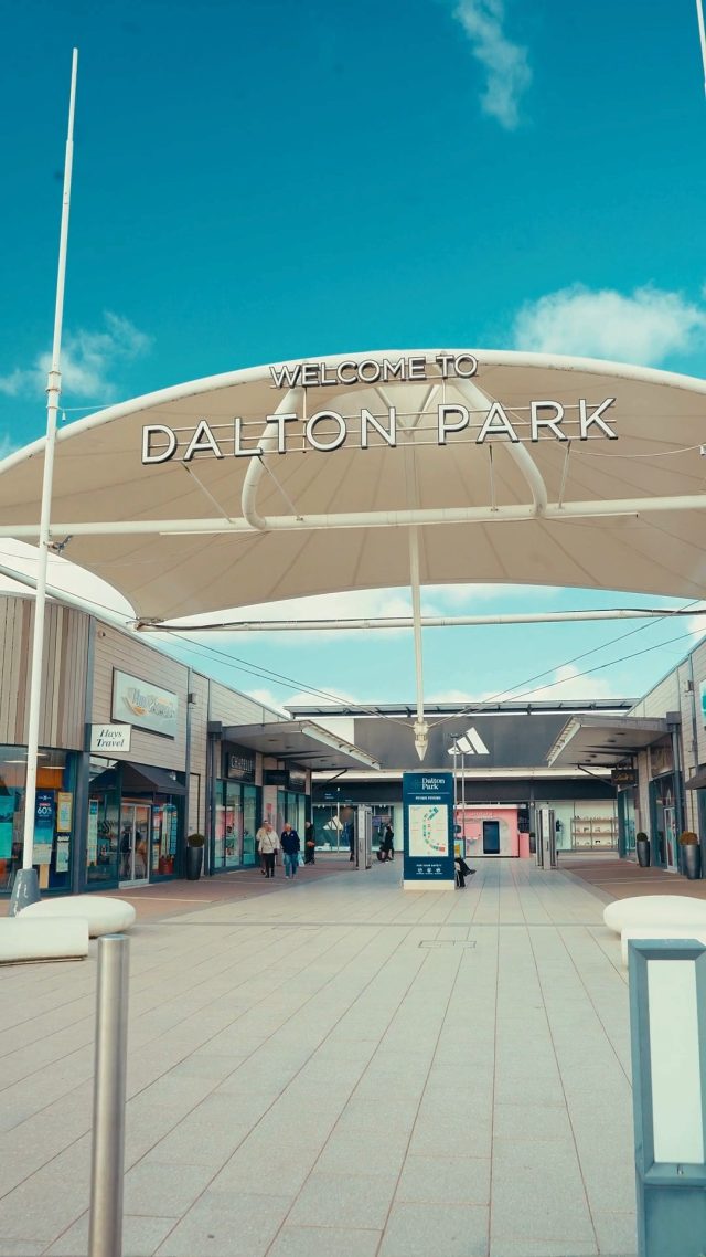 The perfect spring day out starts here 🫶🌷Enjoy 70% RRP on your favourite brands then fuel up with a spot of lunch in the sun 🌞