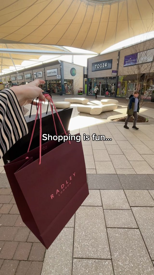Tag your shopping bestie in the comments 💅🛍️