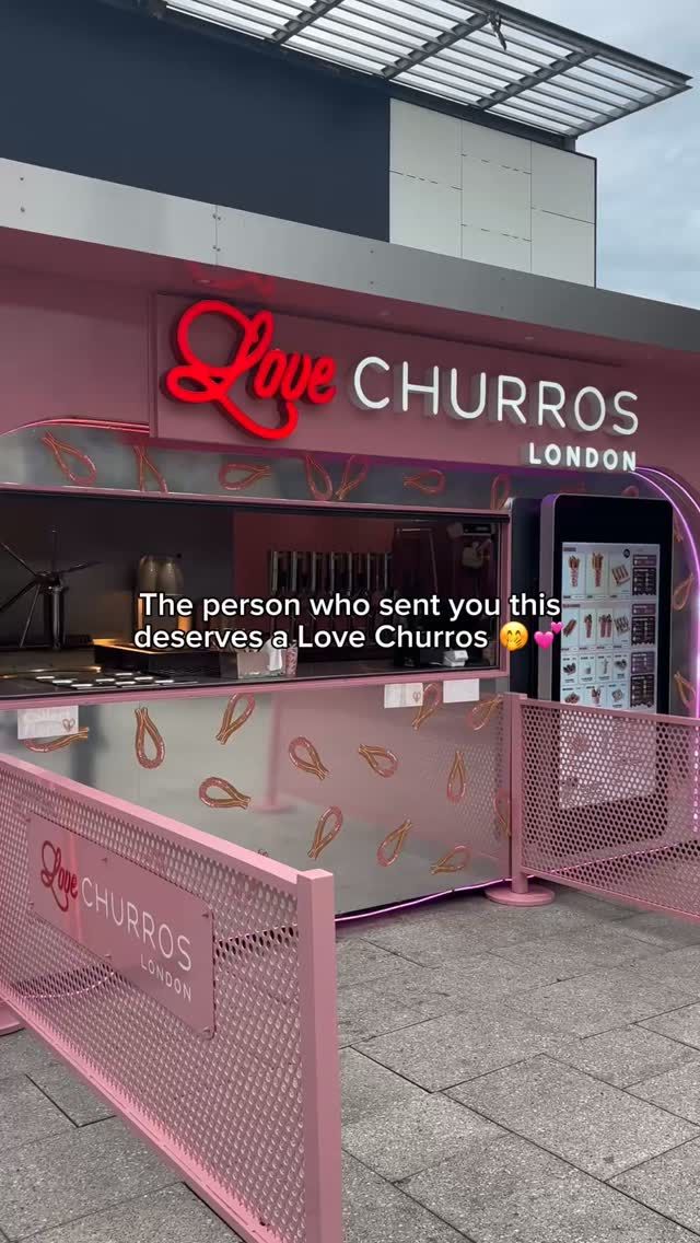 The ULTIMATE summer sweet treat 😍The new Love Tray from @lovechurroslondon is here, featuring 4 golden churros, your choice of toppings, sauce and ice cream! 💗 Available now 🏃♀️