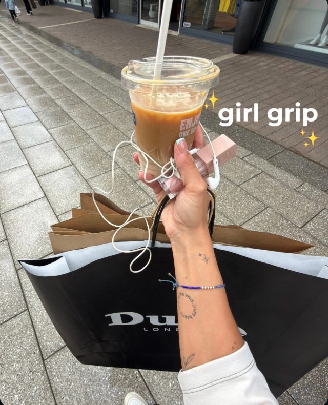 The power of girl grip on a Dalton Park shopping day 🙂↕️🛍️