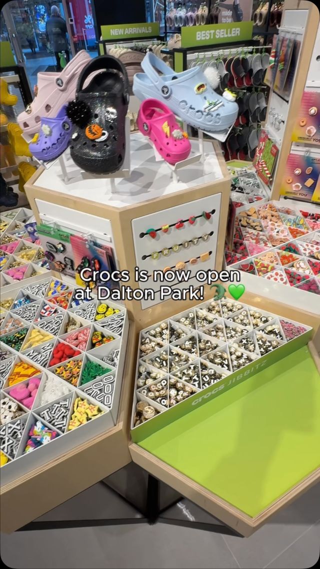 @crocseurope has officially LANDED 🛬⚡️To celebrate, we’re giving one lucky winner the ultimate Crocs haul: a pair of Baya Crocs, five packs of Jibbitz™ charms to customise them and a Crocs bag.How to enter:💓 Like this post📲 Follow @dalton_park 🫶 Tag a friend in the commentsMore comments = more entries!Competition closes on Friday 16th October. The winner will be contacted by Monday 19th October. T&Cs apply. Good luck!